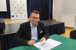 Umowy na Kluby Seniora podpisane!